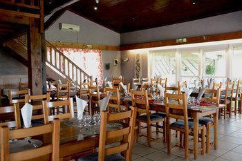 Hotel Le Domanial Commelle-Vernay Bagian luar foto